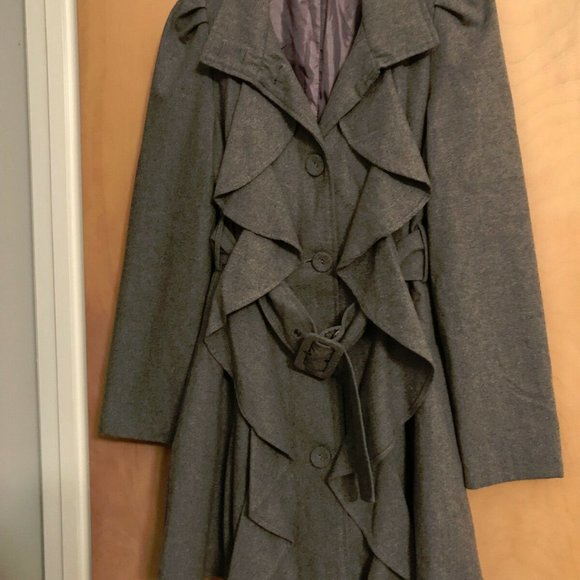 Ryu Belted Ruffled Coat with pleats - Picture 4 of 6
